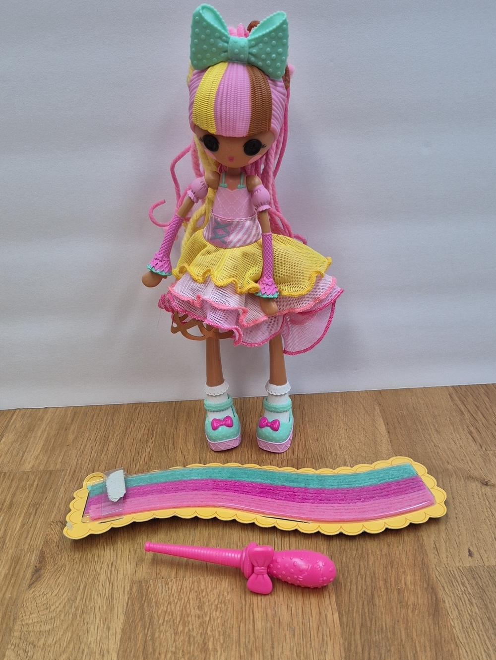 Lalaloopsy Girls Crazy Hair "Scoops Waffle Cone"